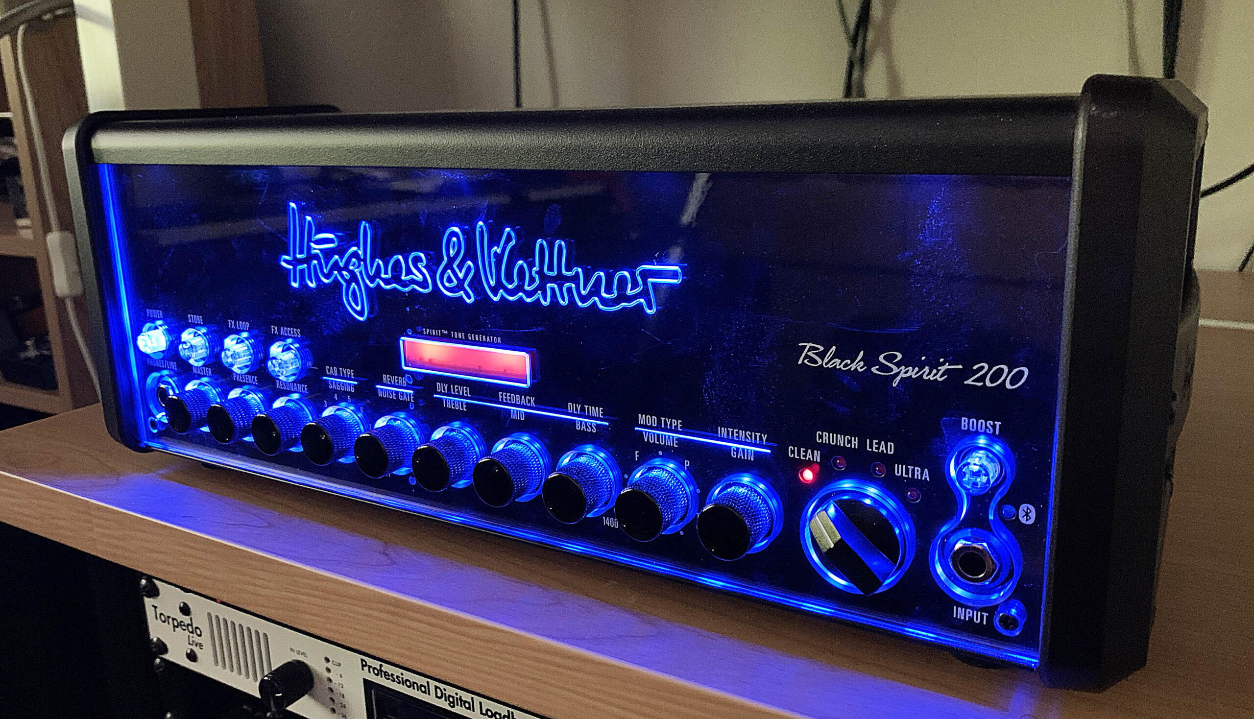 Hughes & Kettner Black Spirit 200 Review – Flexible Analog Amp With Real Amp Feel